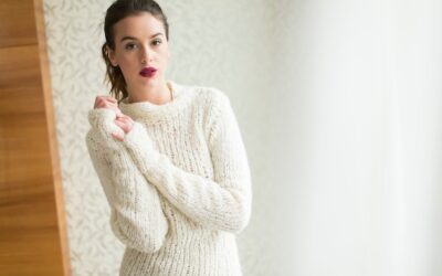 Jaki sweter do sukienki wybrać na chłodniejsze dni?
