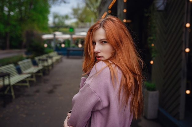 Czy rudy kolor włosów jest modny?