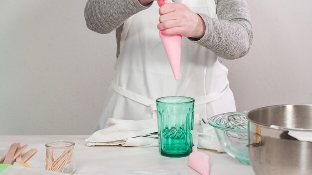 Czym zrobić ombre w domowych warunkach?