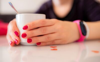 Jak zrobić idealny french hybrydowy na naturalnej płytce?