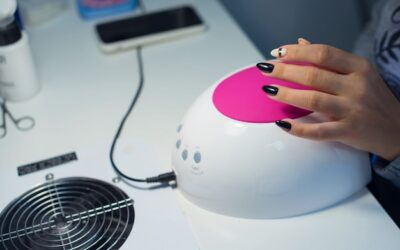 Jaka lampa do manicure hybrydowego sprawdzi się w domu?