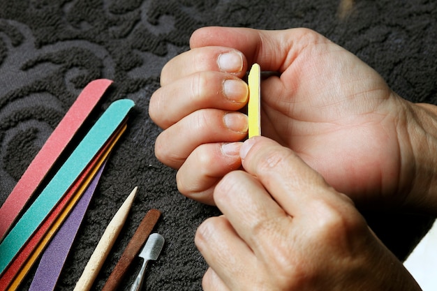 Szpiczaste paznokcie jak zrobić w domowych warunkach?