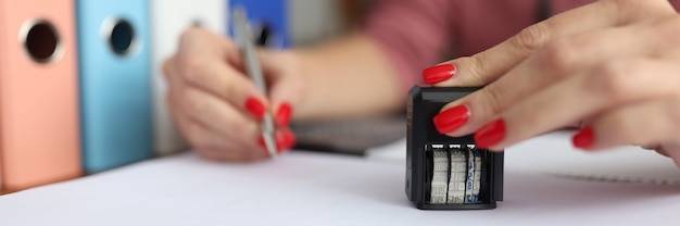 Czy lakiery hybrydowe są bezpieczne dla zdrowia?