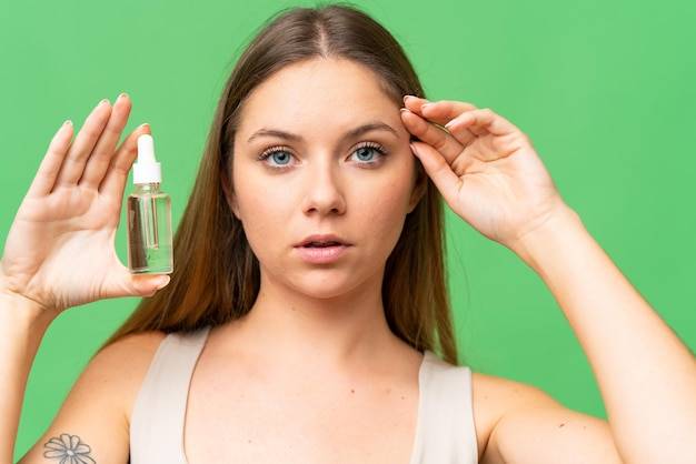 Kiedy nakładać serum na twarz aby uzyskać najlepszy efekt?