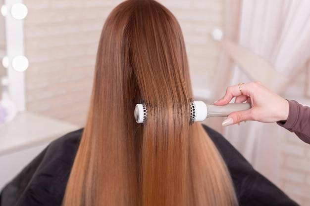 Ile trwa zabieg keratynowego prostowania włosów?