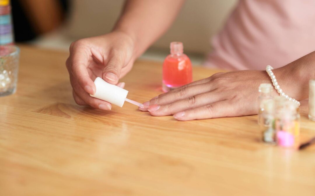 Primer bezkwasowy Neonail jak stosować żeby uzyskać trwały manicure?