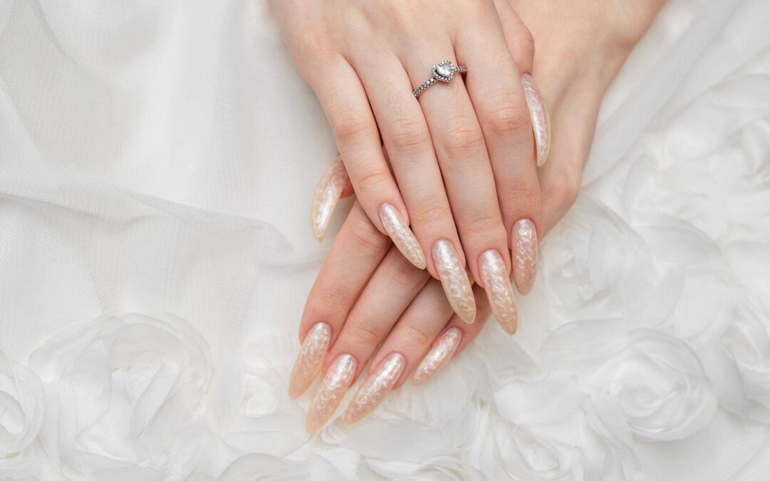 Jaki manicure na wesele będzie pasować do Twojej stylizacji?