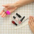 Taśma do paznokci jak używać w domowym manicure?