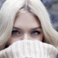 Jak nosić sweter oversize w codziennych stylizacjach?